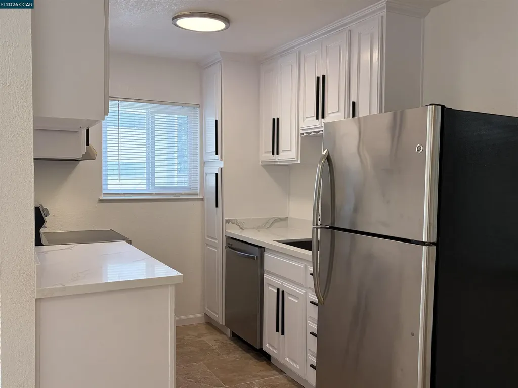 10 Moss Avenue Oakland CA 94610
