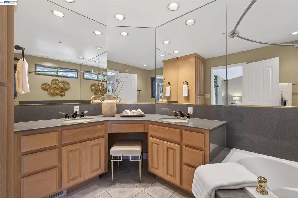 3873 Inverness Common Livermore CA 94551