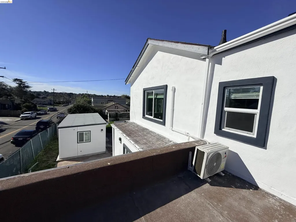 321 Benicia Road Vallejo CA 94590