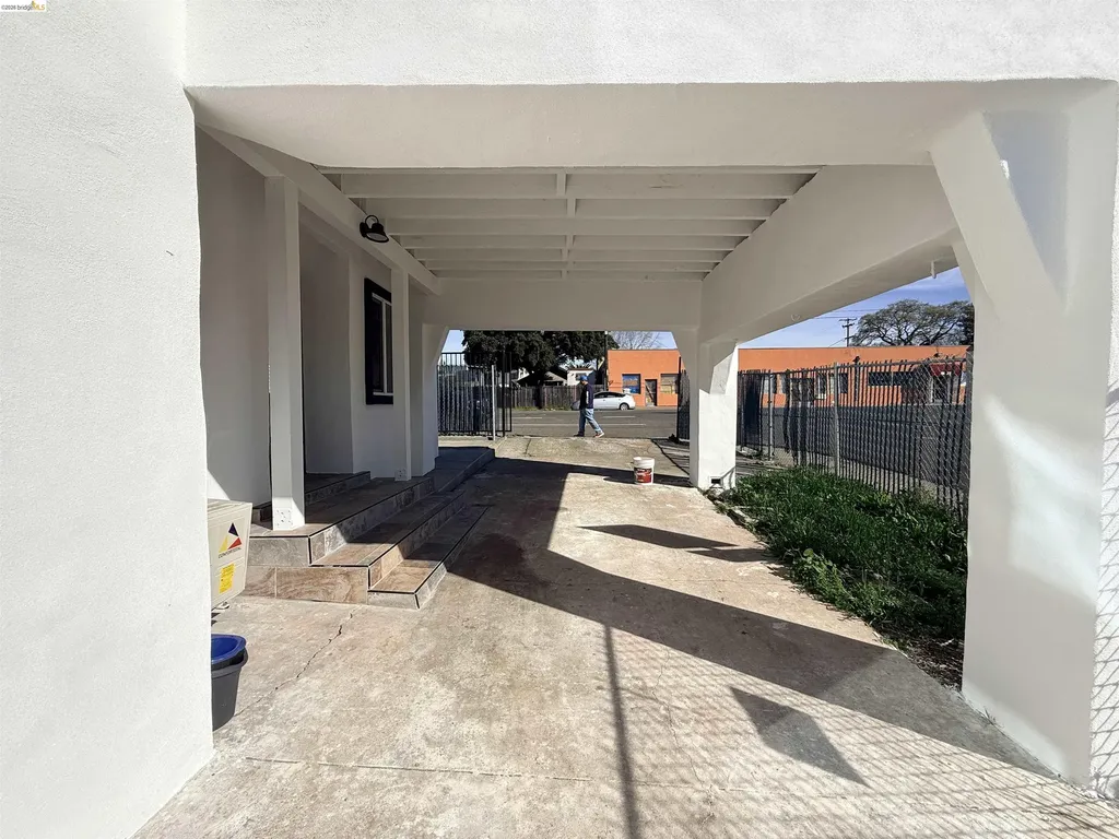 321 Benicia Road Vallejo CA 94590
