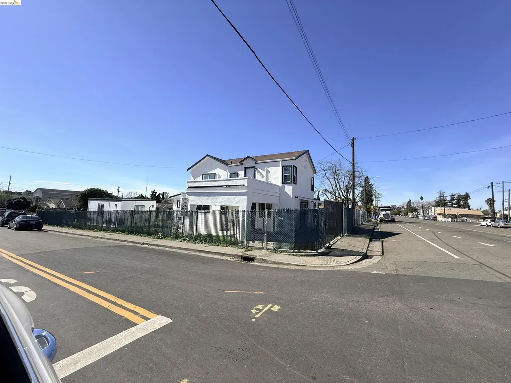 321 Benicia Road Vallejo CA 94590