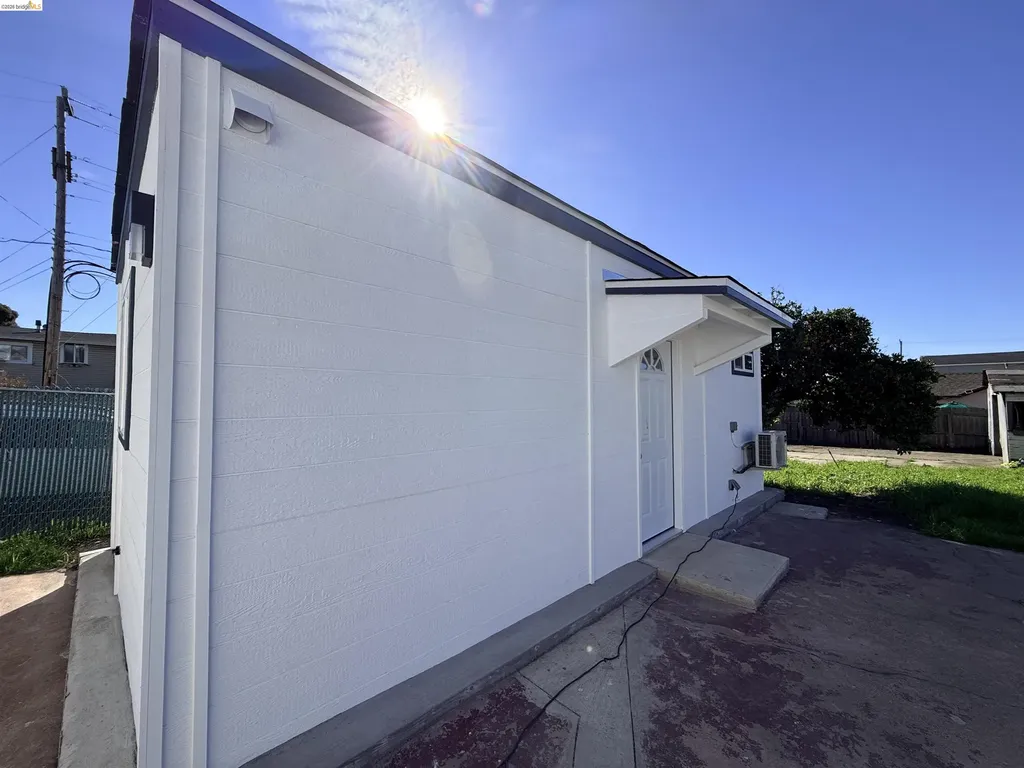 321 Benicia Road Vallejo CA 94590