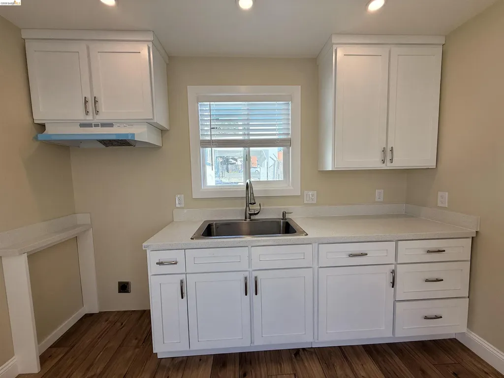 321 Benicia Road Vallejo CA 94590