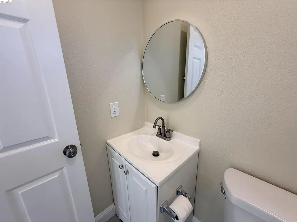 321 Benicia Road Vallejo CA 94590