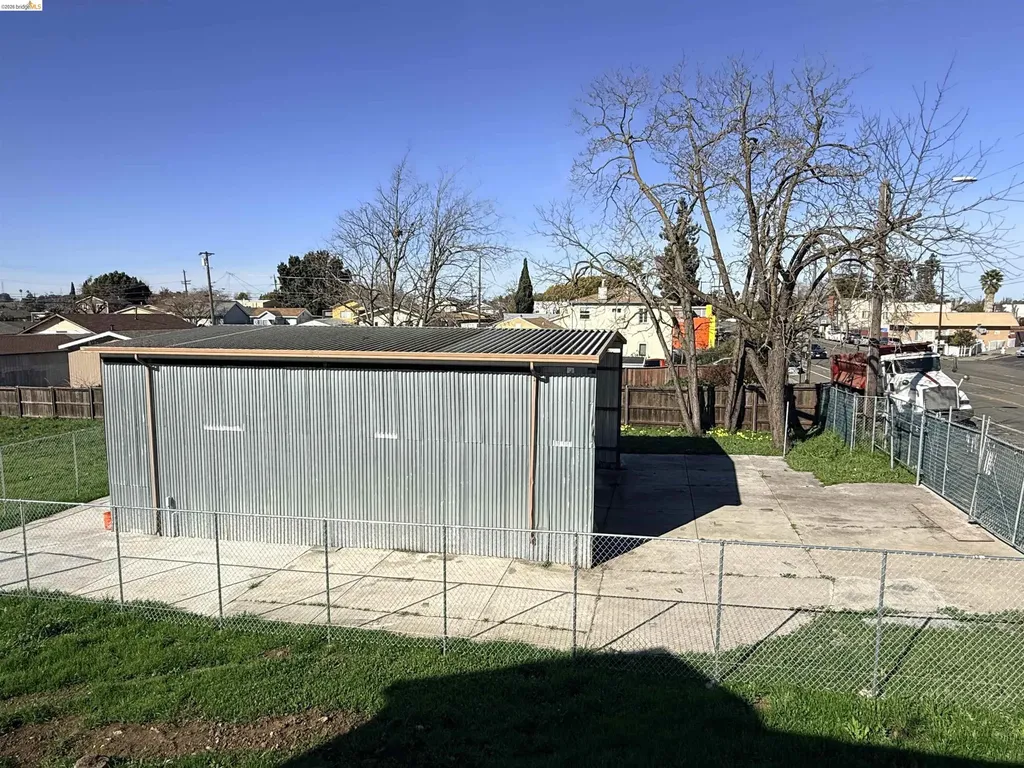 321 Benicia Road Vallejo CA 94590