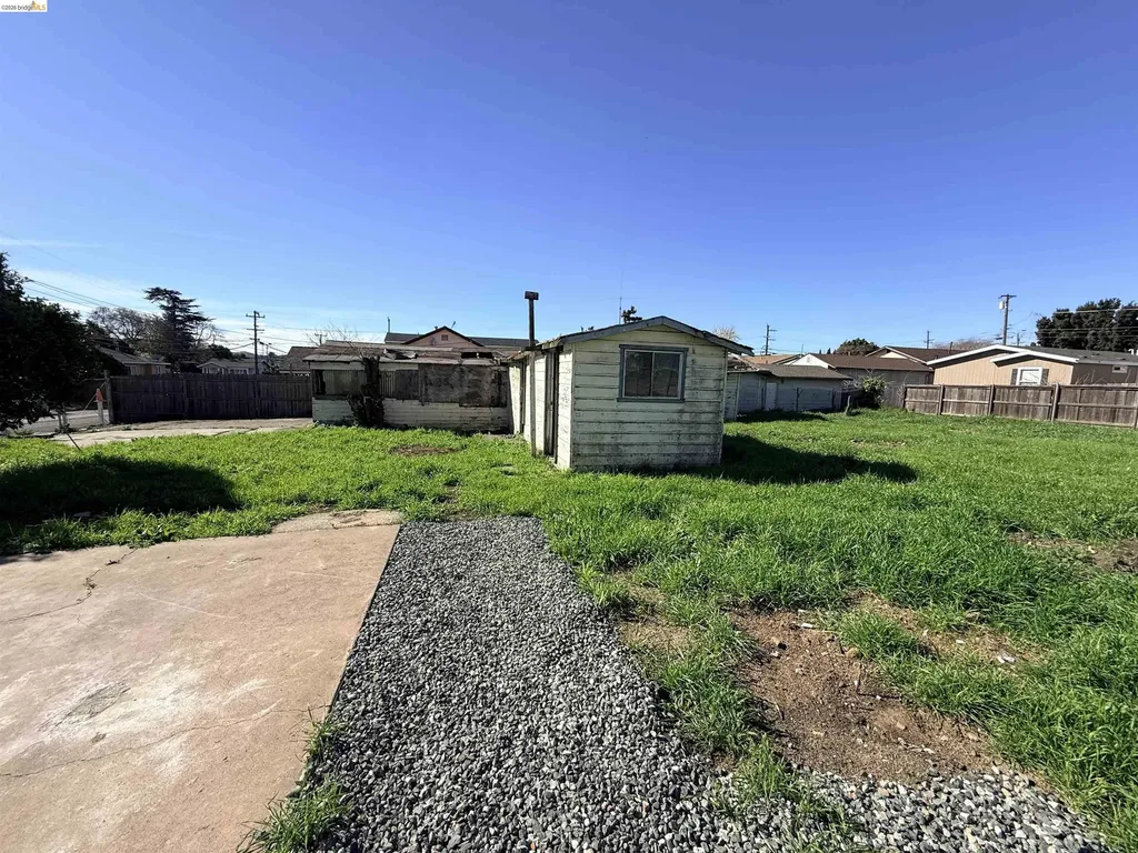 321 Benicia Road Vallejo CA 94590