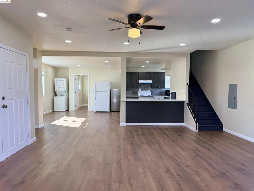 321 Benicia Road Vallejo CA 94590