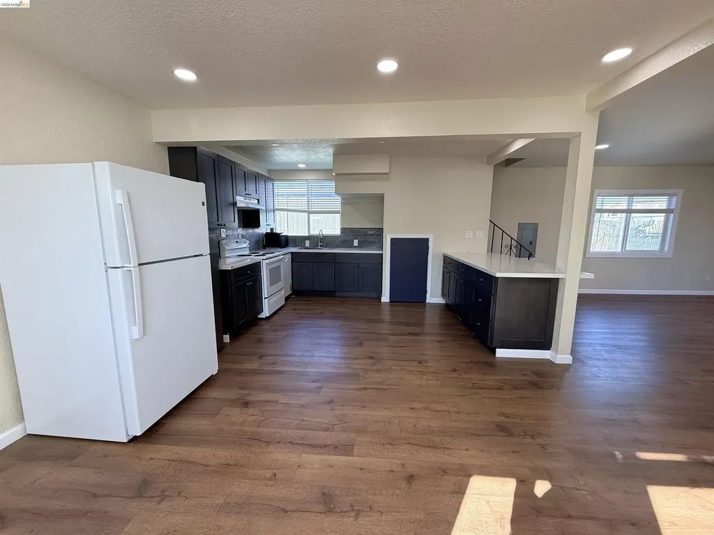 321 Benicia Road Vallejo CA 94590