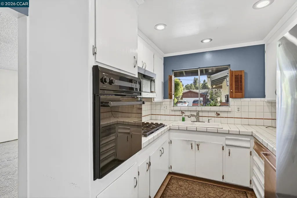 2555 Arroyo Avenue Pinole CA 94564