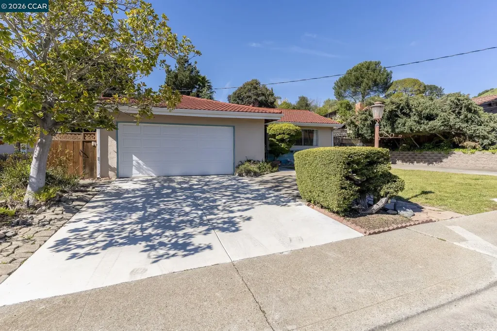 2555 Arroyo Avenue Pinole CA 94564