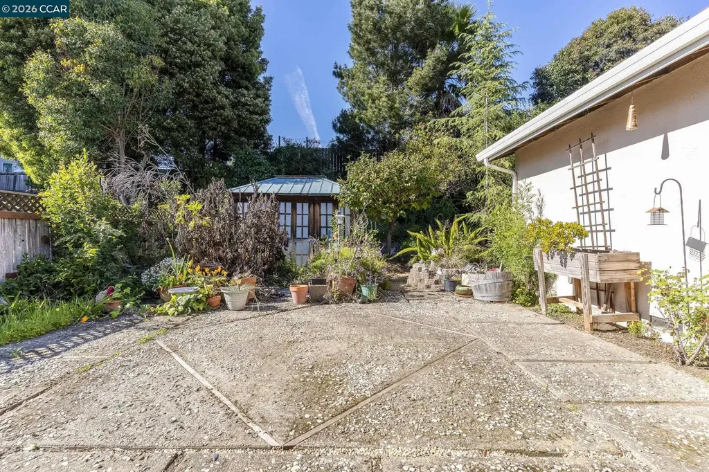 2555 Arroyo Avenue Pinole CA 94564