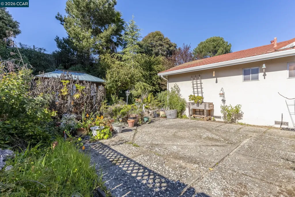 2555 Arroyo Avenue Pinole CA 94564