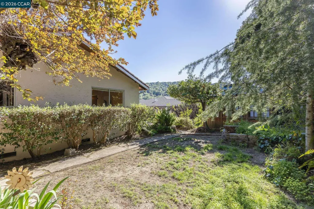 2555 Arroyo Avenue Pinole CA 94564