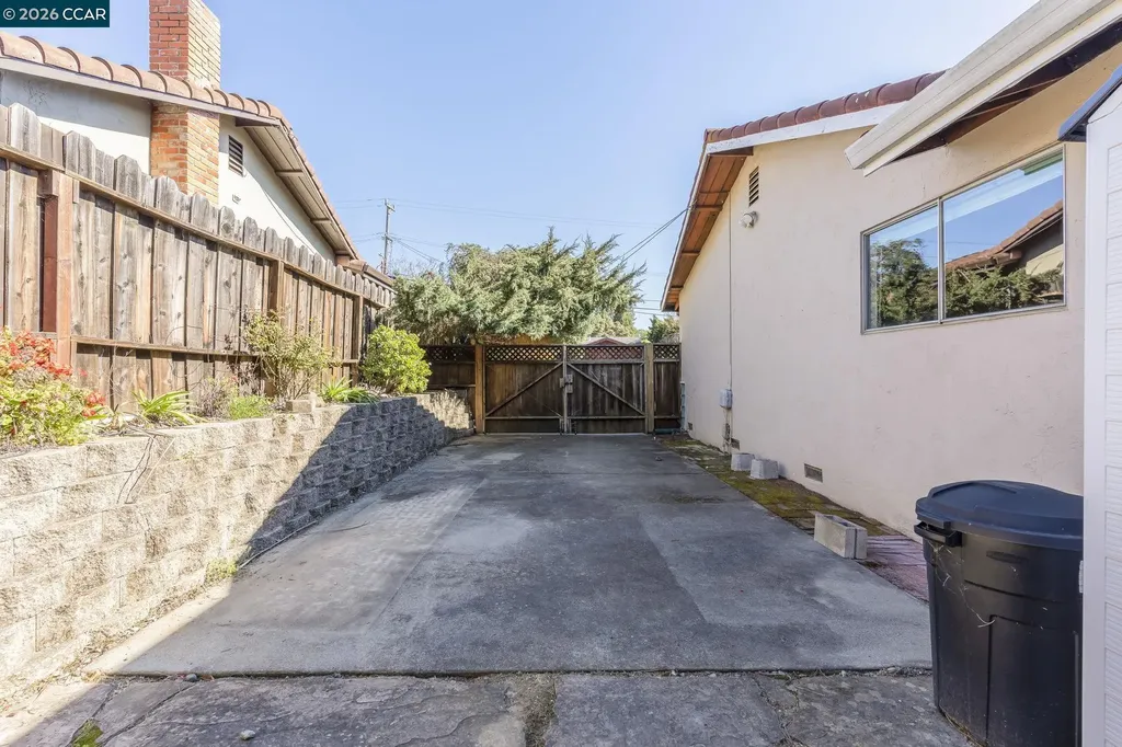 2555 Arroyo Avenue Pinole CA 94564