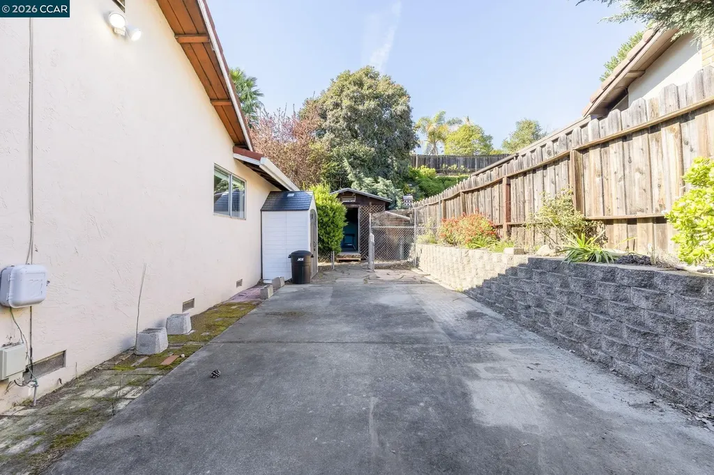 2555 Arroyo Avenue Pinole CA 94564