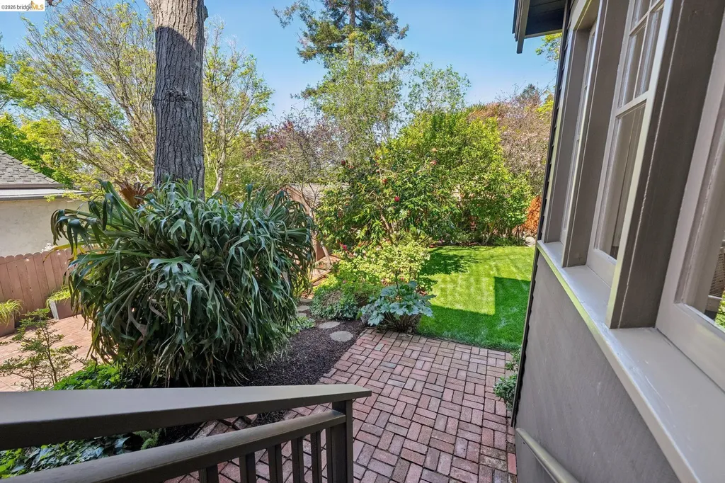 15 Blair Avenue Piedmont CA 94611