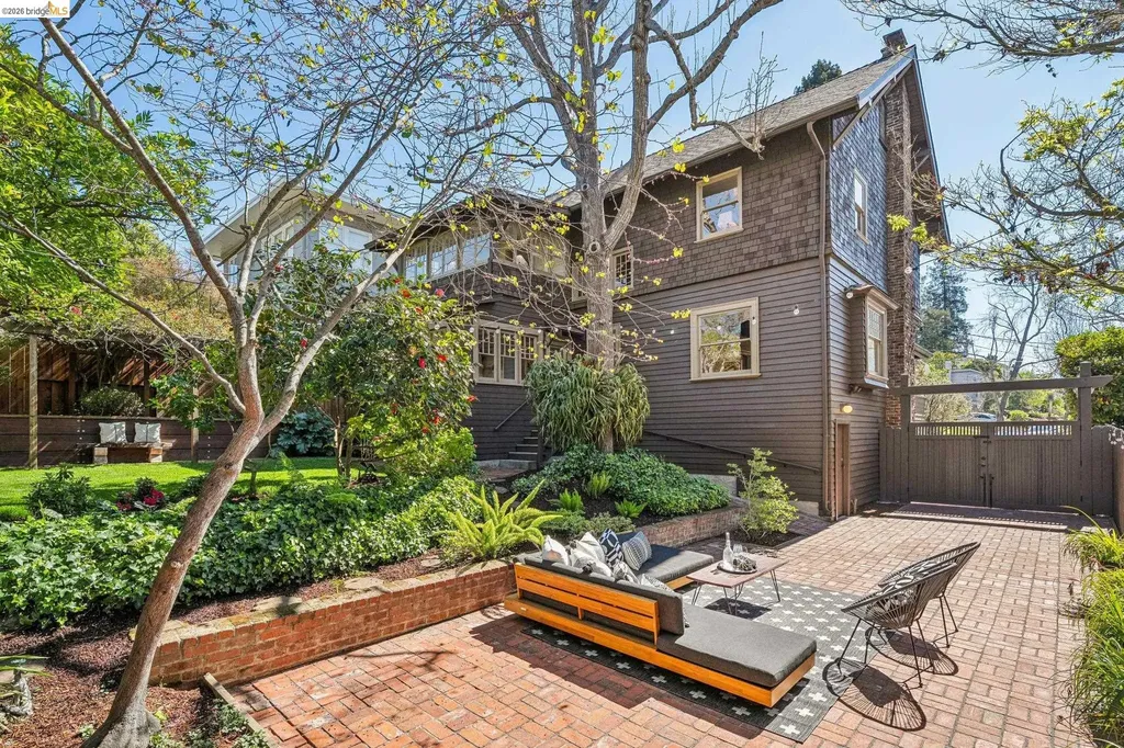 15 Blair Avenue Piedmont CA 94611