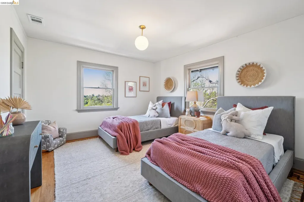 15 Blair Avenue Piedmont CA 94611