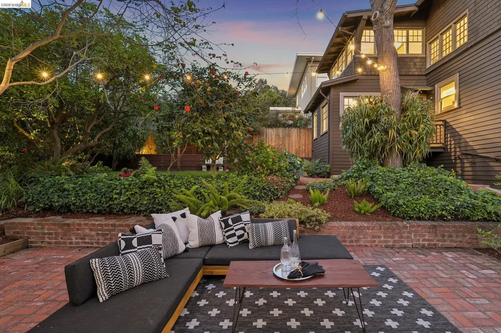 15 Blair Avenue Piedmont CA 94611