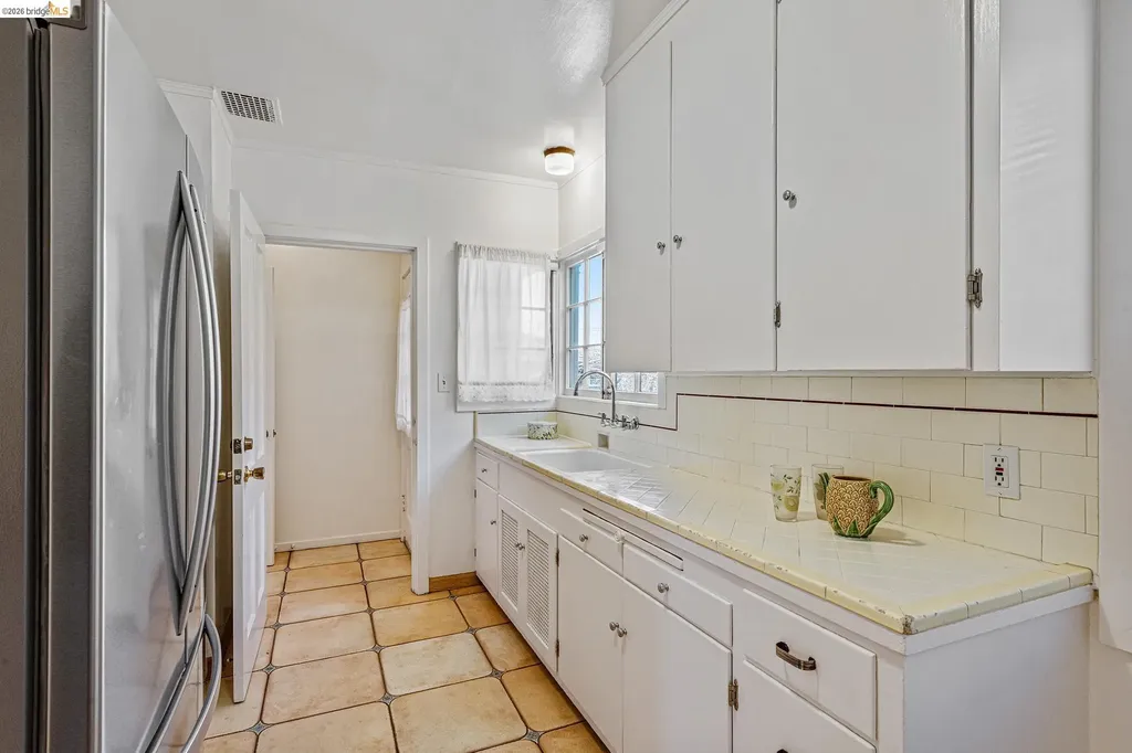 1739 Spruce Street Berkeley CA 94709