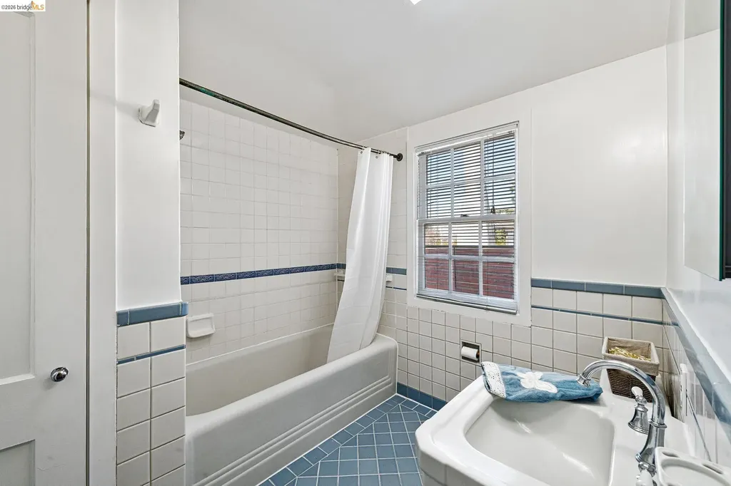1739 Spruce Street Berkeley CA 94709