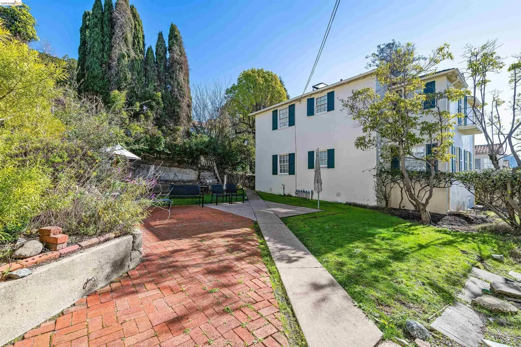 1739 Spruce Street Berkeley CA 94709