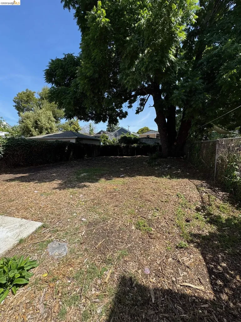 1626 12th Street Oakland CA 94607
