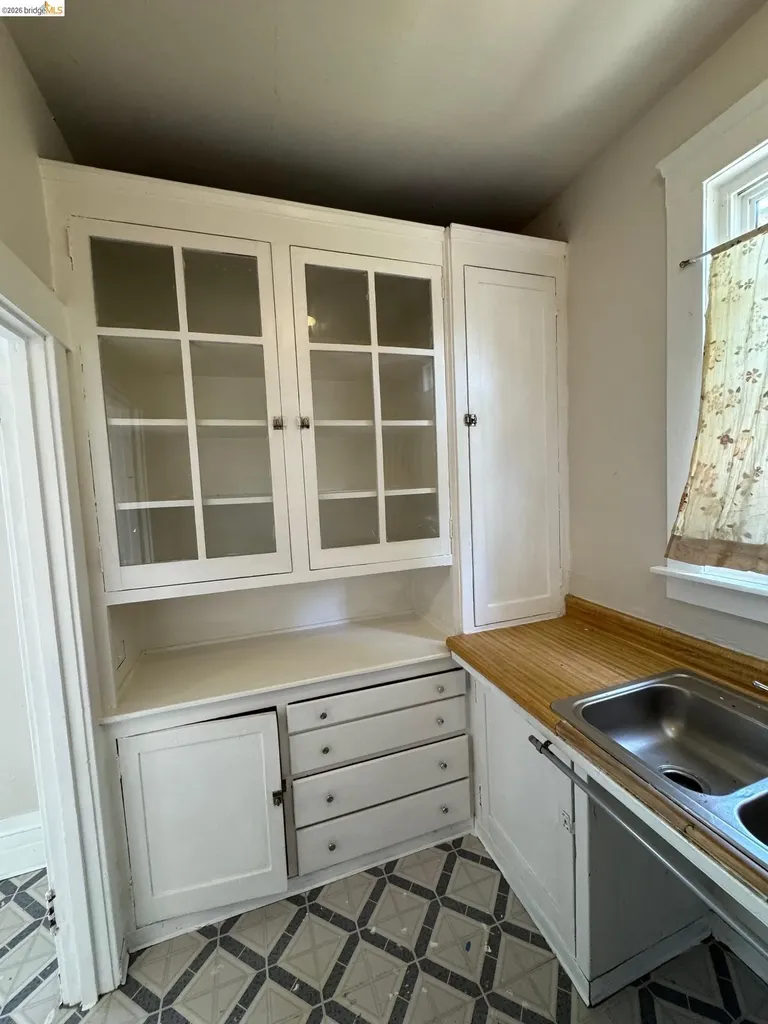 1626 12th Street Oakland CA 94607