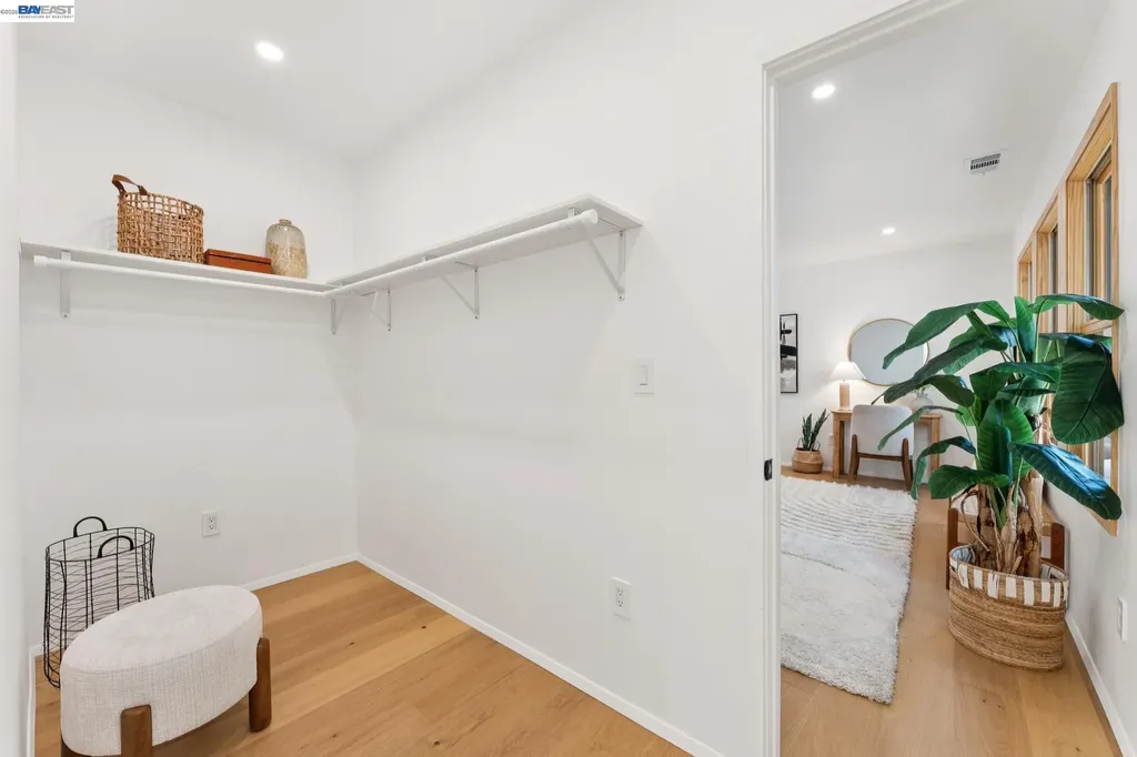 546 Weldon Avenue Oakland CA 94610