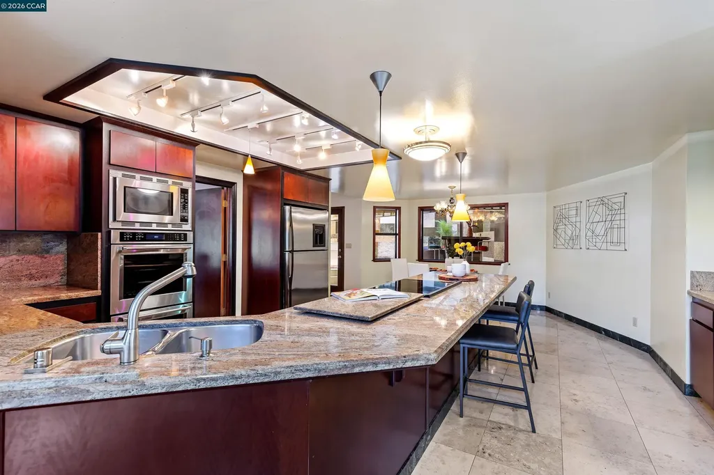 39 Mira Loma Road Orinda CA 94563