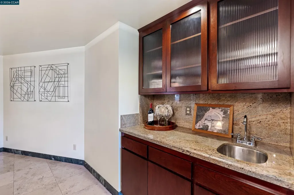 39 Mira Loma Road Orinda CA 94563