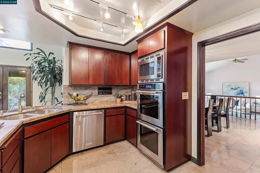 39 Mira Loma Road Orinda CA 94563