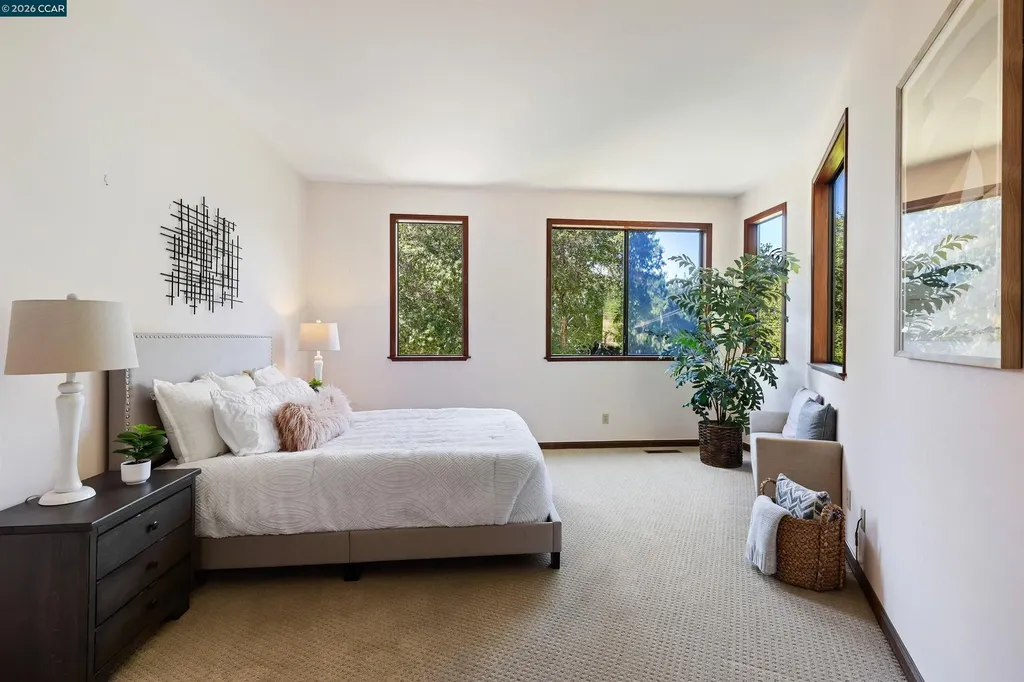 39 Mira Loma Road Orinda CA 94563