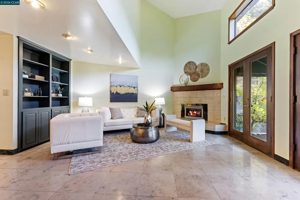 39 Mira Loma Road Orinda CA 94563
