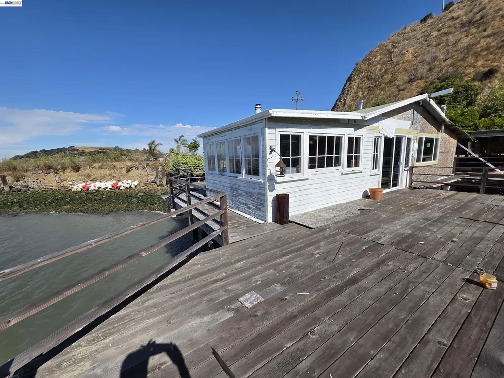 40 Sandy Beach Road Vallejo CA 94590