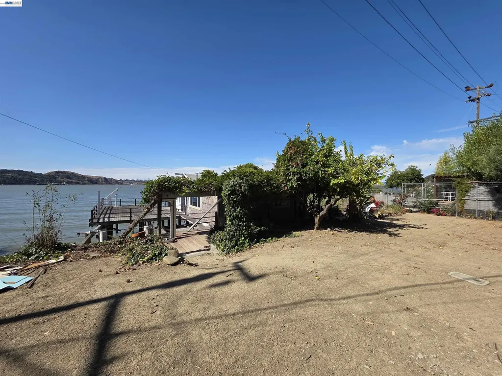40 Sandy Beach Road Vallejo CA 94590