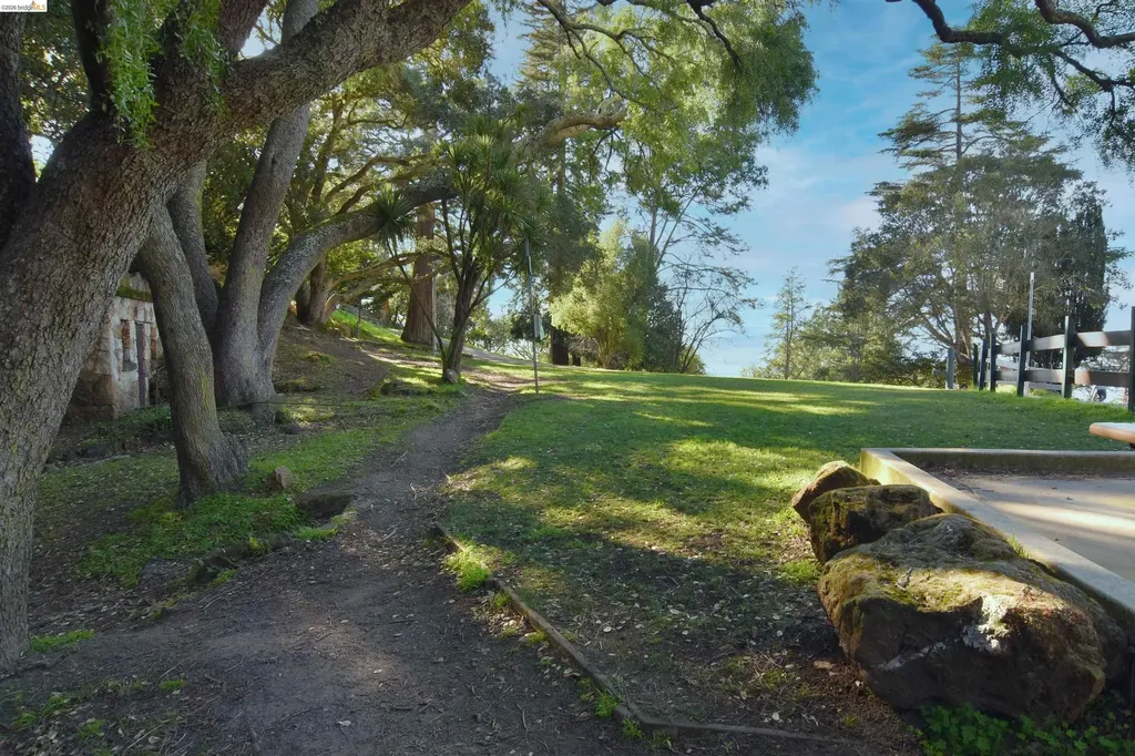 962 Regal Road Berkeley CA 94708