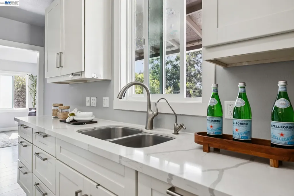25910 Westview Way Hayward CA 94542