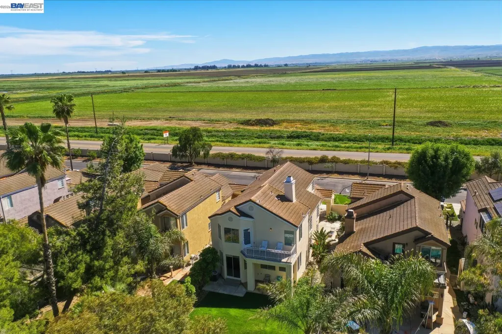 2595 Cherry Hills Drive Discovery Bay CA 94505