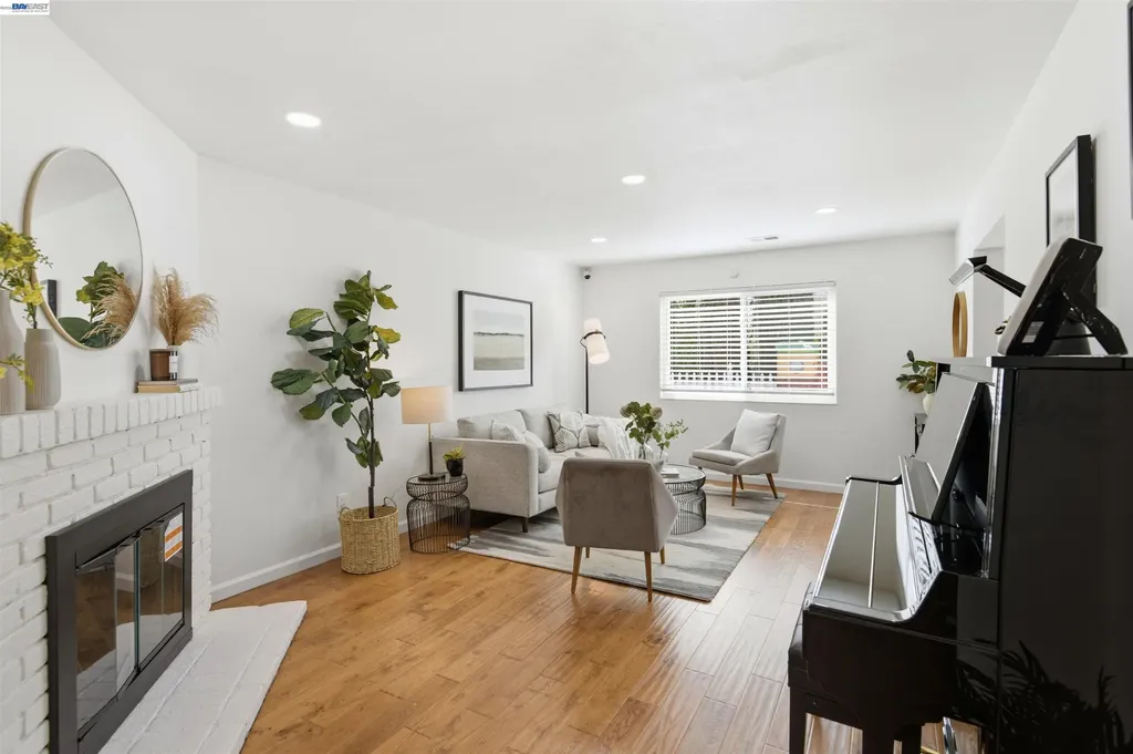 8318 Mulberry Place Dublin CA 94568