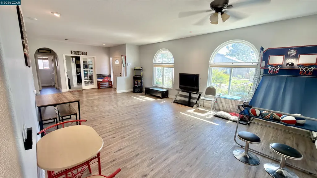 5593 Edgeview Drive Discovery Bay CA 94505