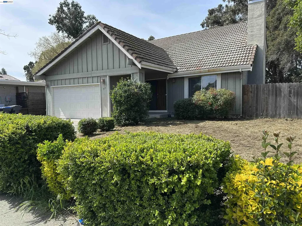 717 Whispering Bay Lane Suisun City CA 94585