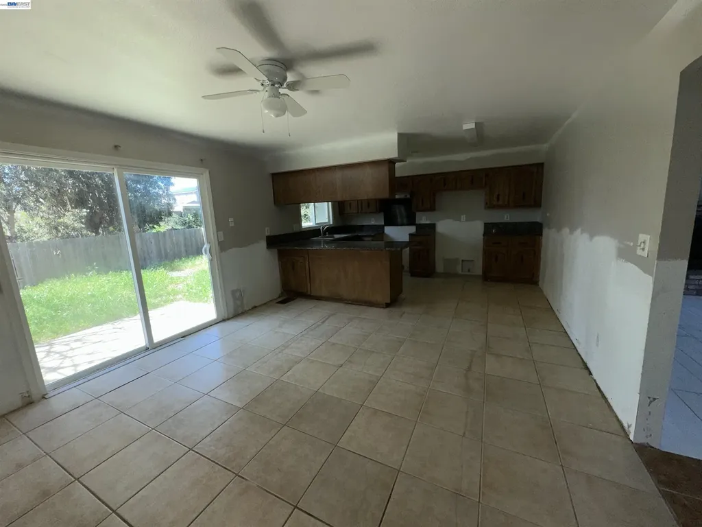 717 Whispering Bay Lane Suisun City CA 94585