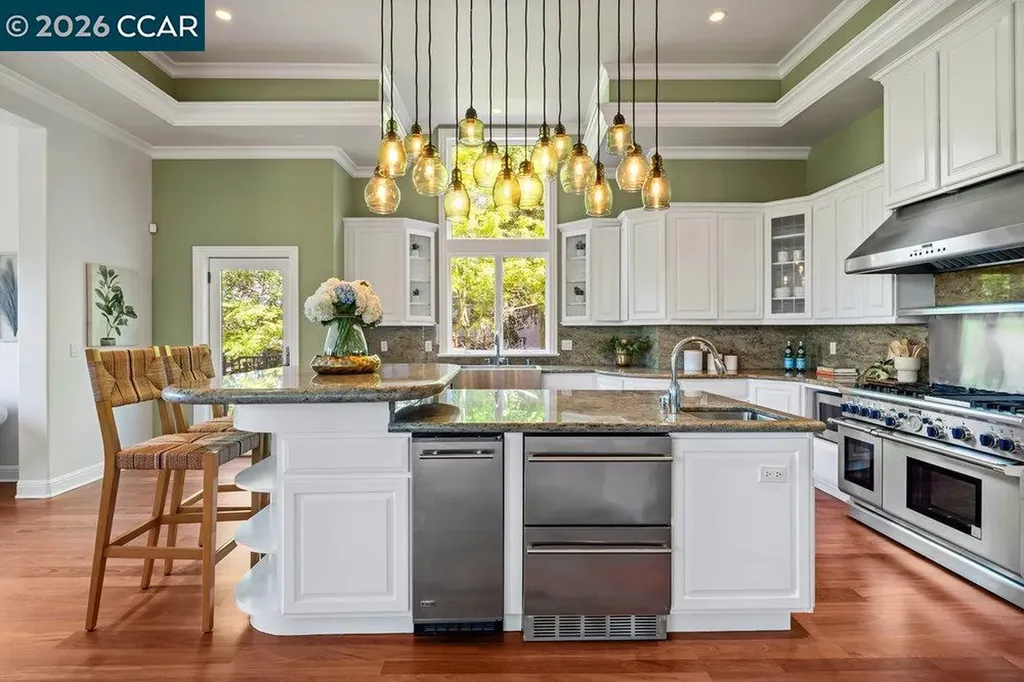 128 Oak Road Orinda CA 94563