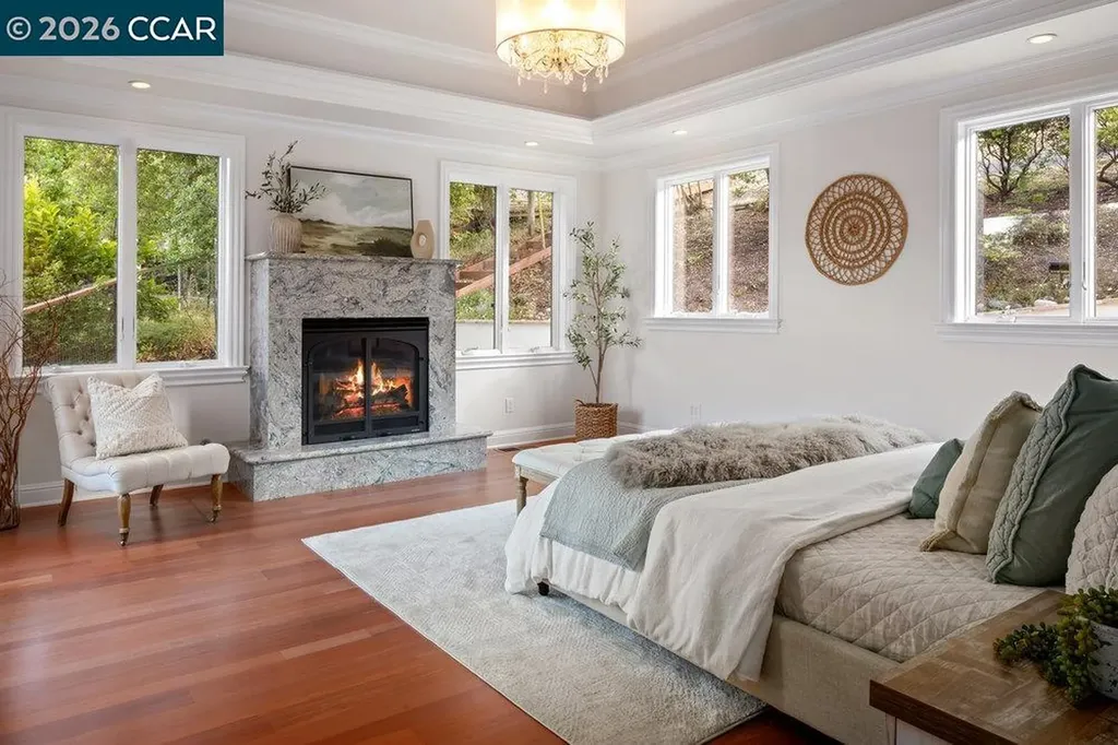 128 Oak Road Orinda CA 94563