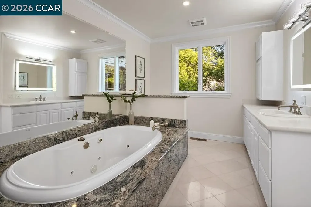 128 Oak Road Orinda CA 94563