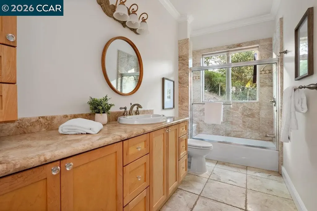 128 Oak Road Orinda CA 94563