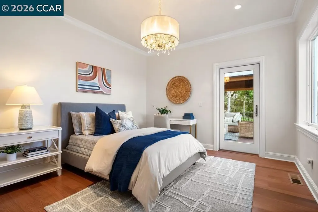 128 Oak Road Orinda CA 94563