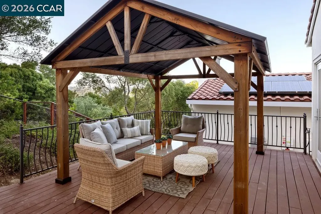 128 Oak Road Orinda CA 94563