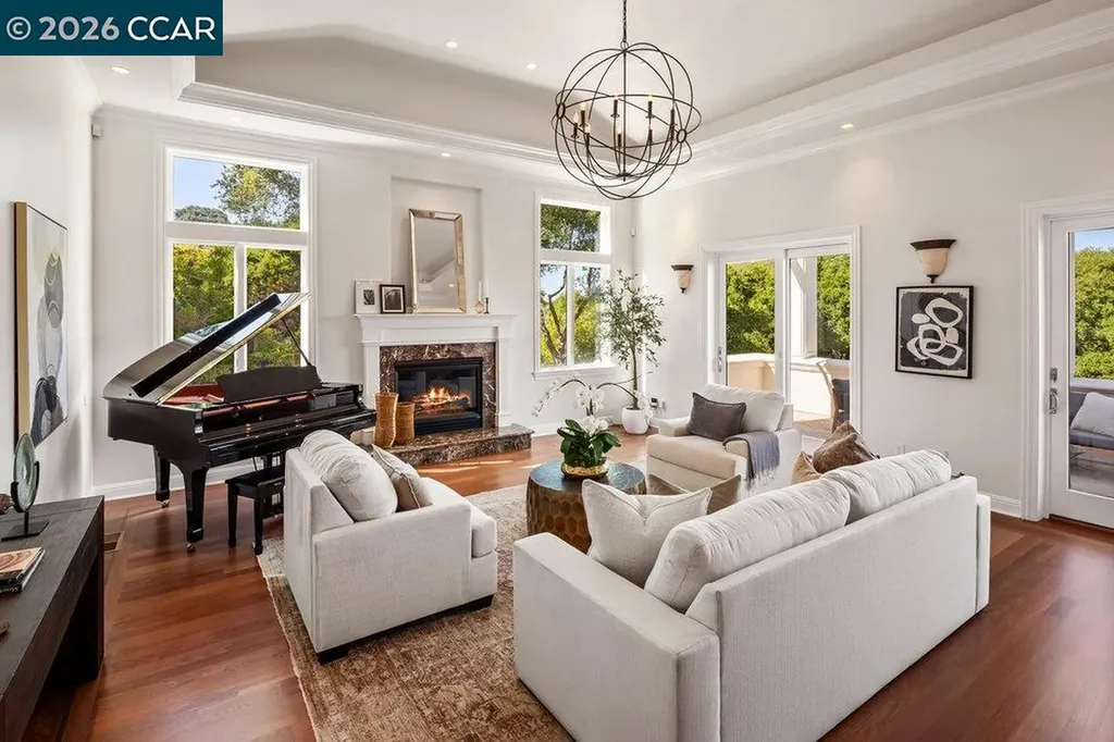 128 Oak Road Orinda CA 94563